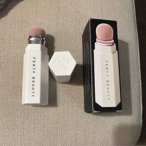 Fenty Beauty Portable Makeup Brush - Cream 150
